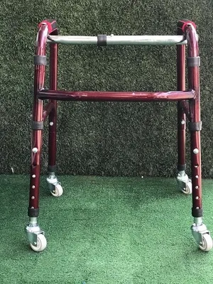 Seral Medikal Alüminyum Denge Destekli Yürüteç, 4 Tekerli