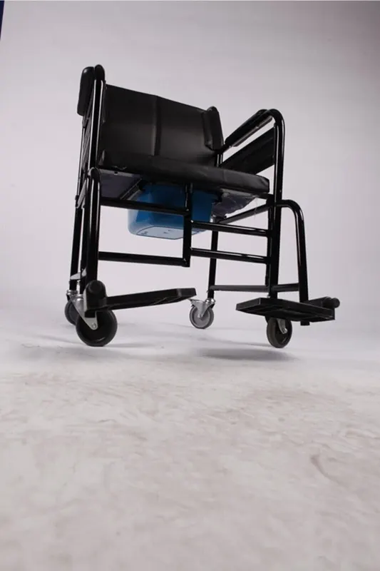Siyah ev tipi tekerlekli sandalye
