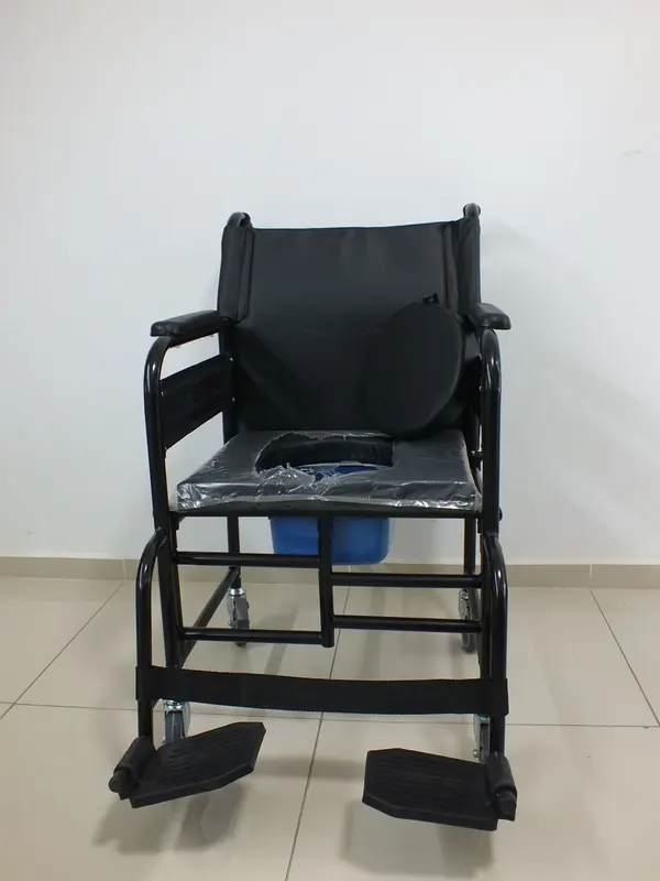 Seral Medikal Lazımlıklı Hasta Sandalyesi - 120 Kg Taşıma Kapasitesi
